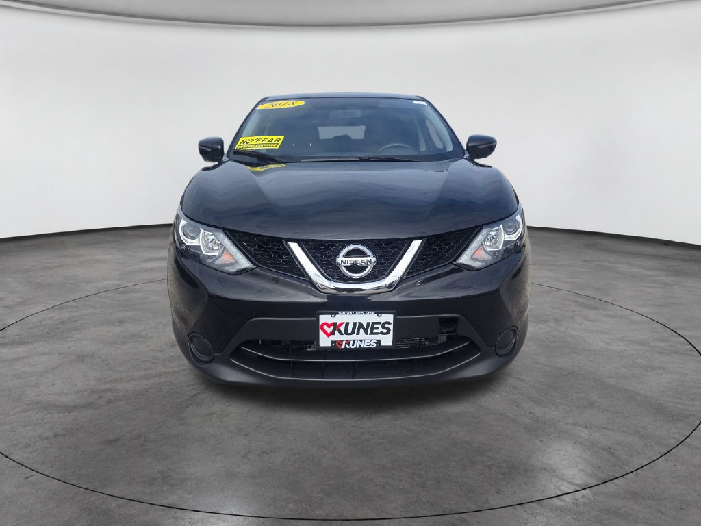 Used 2018 Nissan Rogue Sport FWD image 2
