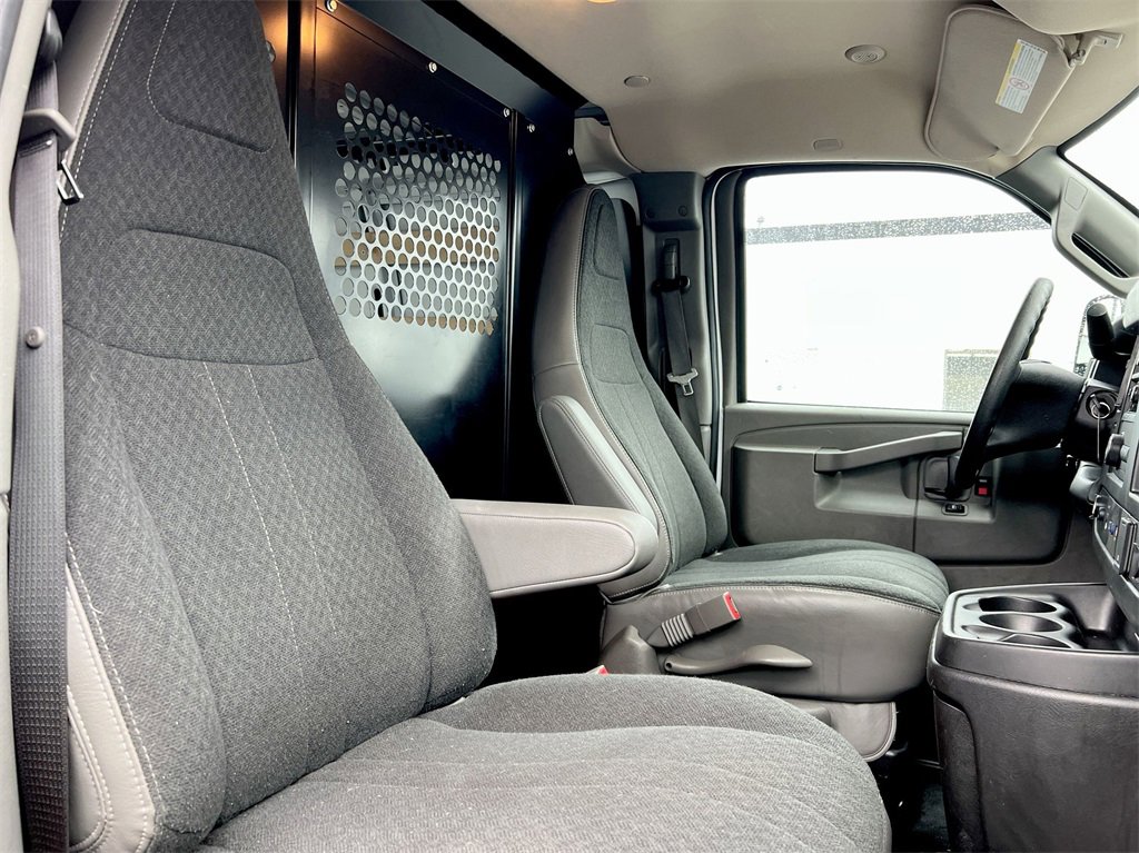 Used 2022 GMC Savana 2500 w/ Driver Convenience Package image 20