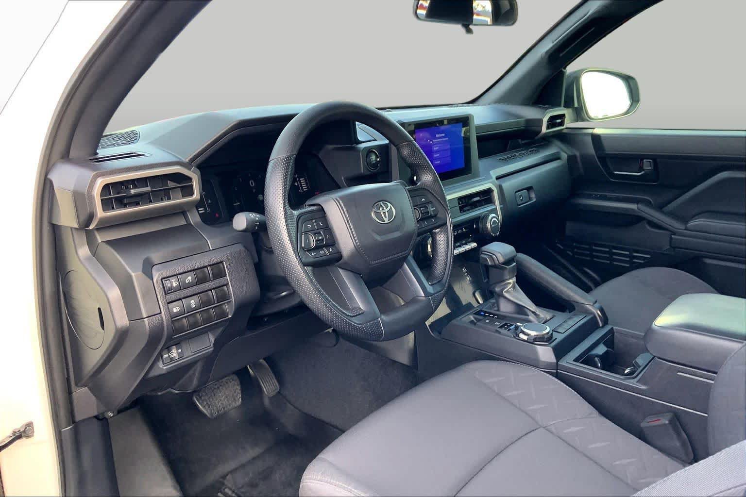 Used 2025 Toyota Tacoma SR AWD/4WD image 18