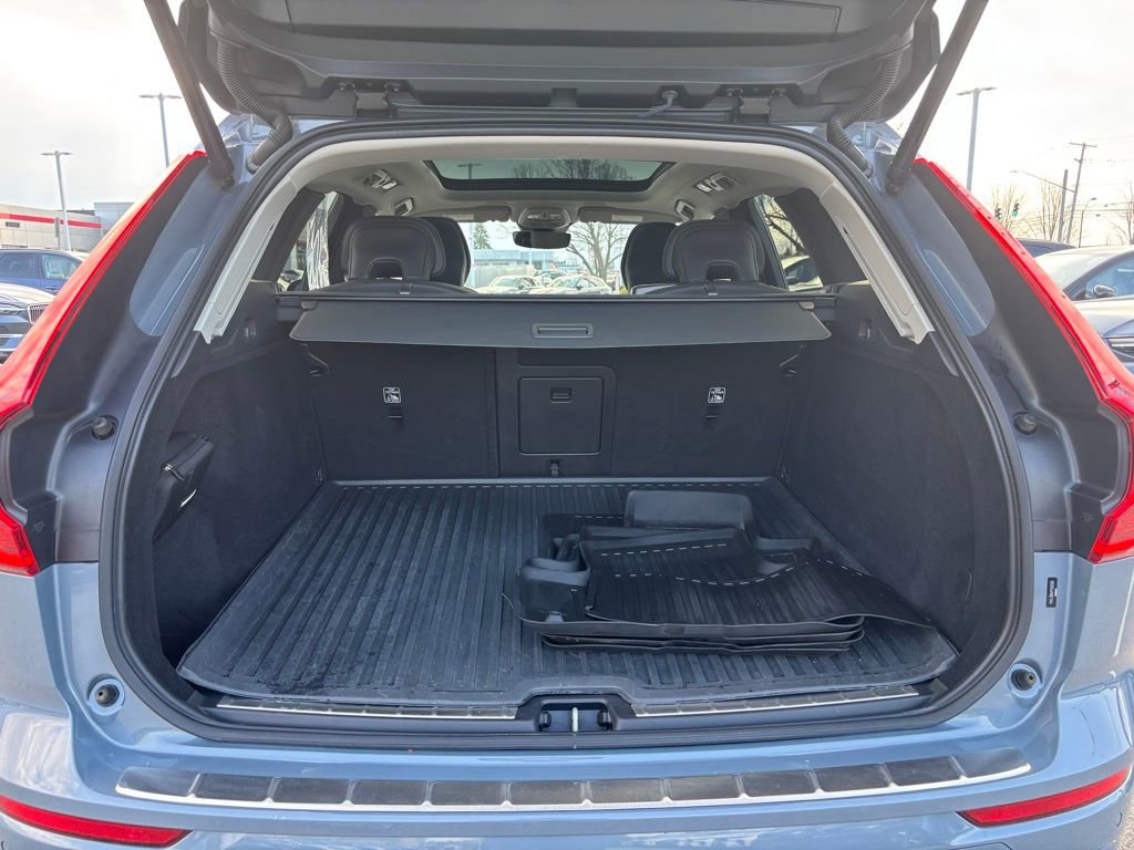 Certified 2023 Volvo XC60 B5 Plus w/ Climate Package image 26