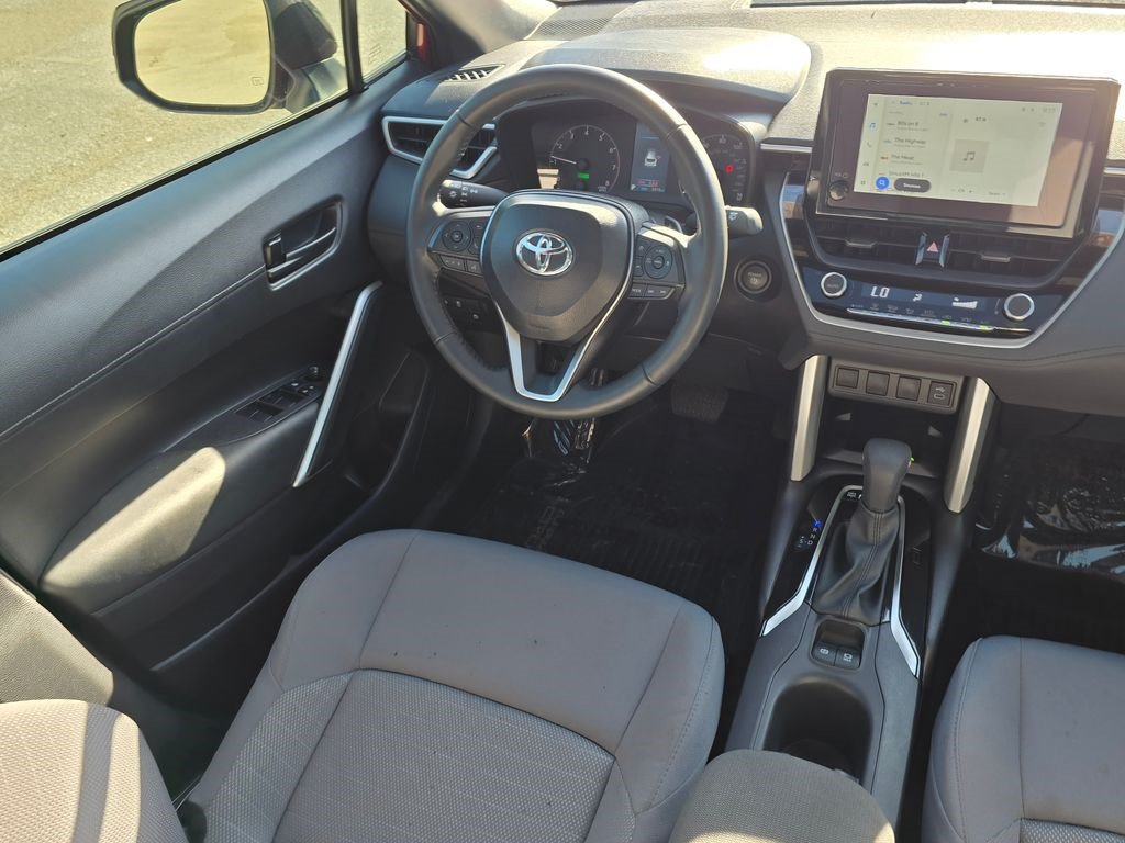 Used 2025 Toyota Corolla Cross AWD Hybrid w/ Moonroof Package image 33