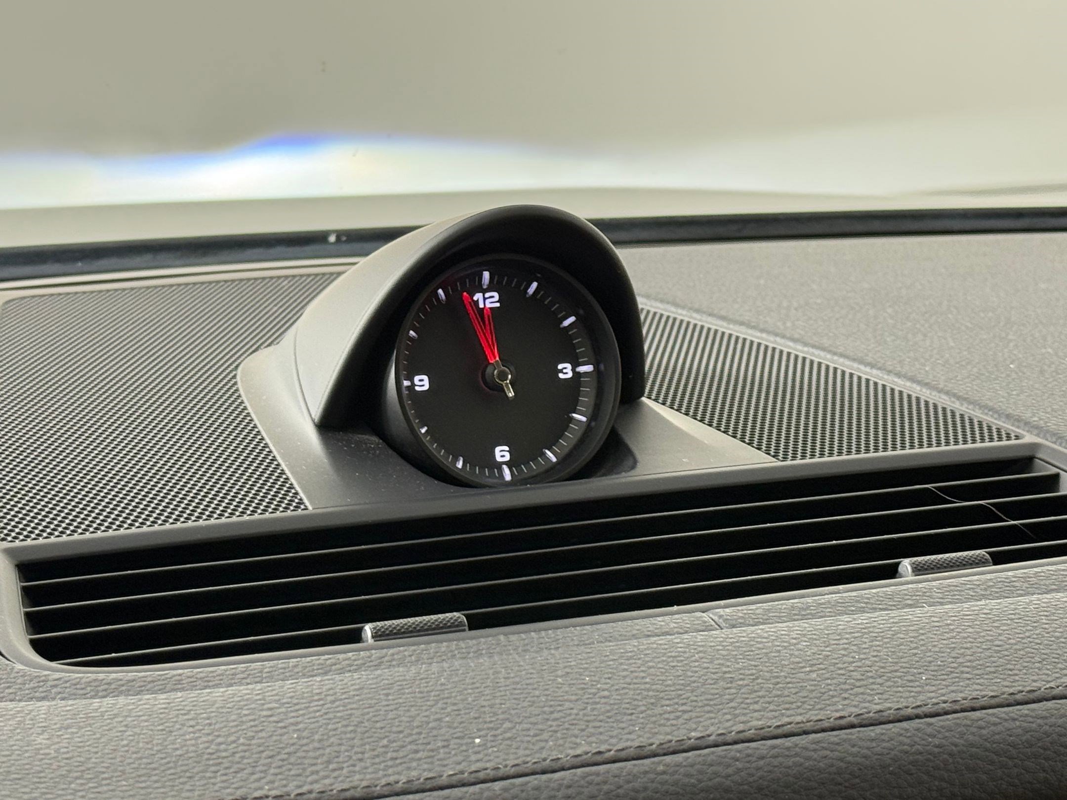 Used 2023 Porsche Panamera Platinum Edition image 24