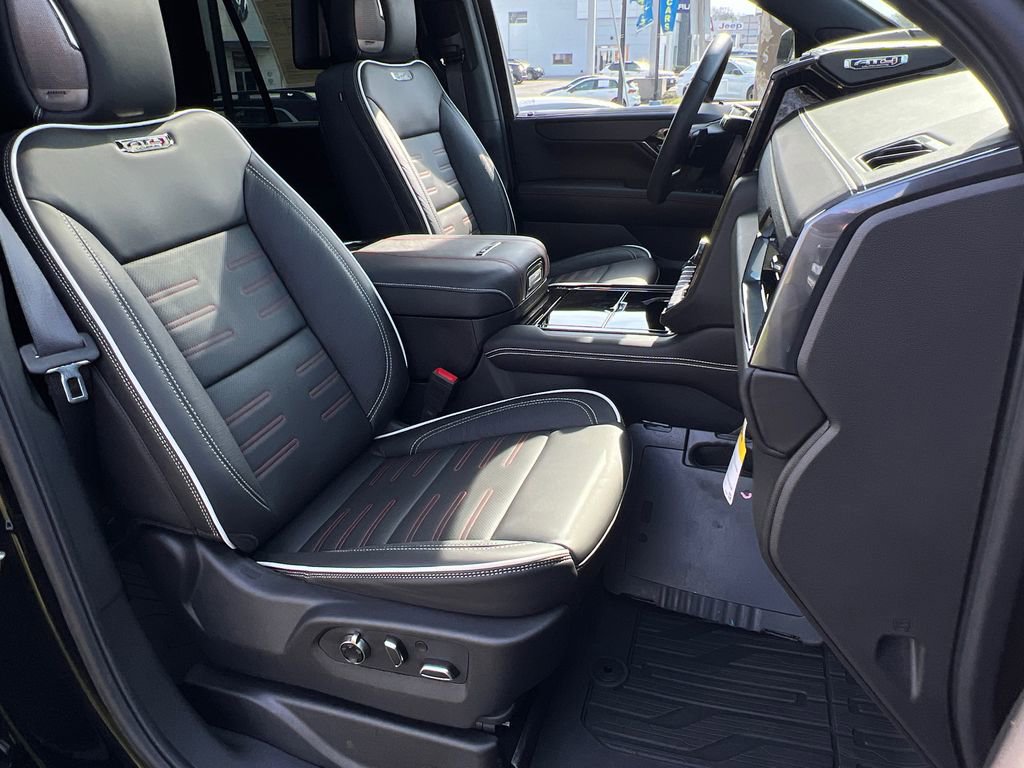 Used 2025 GMC Yukon AT4 Ultimate w/ LPO, Floor Liner Package image 10