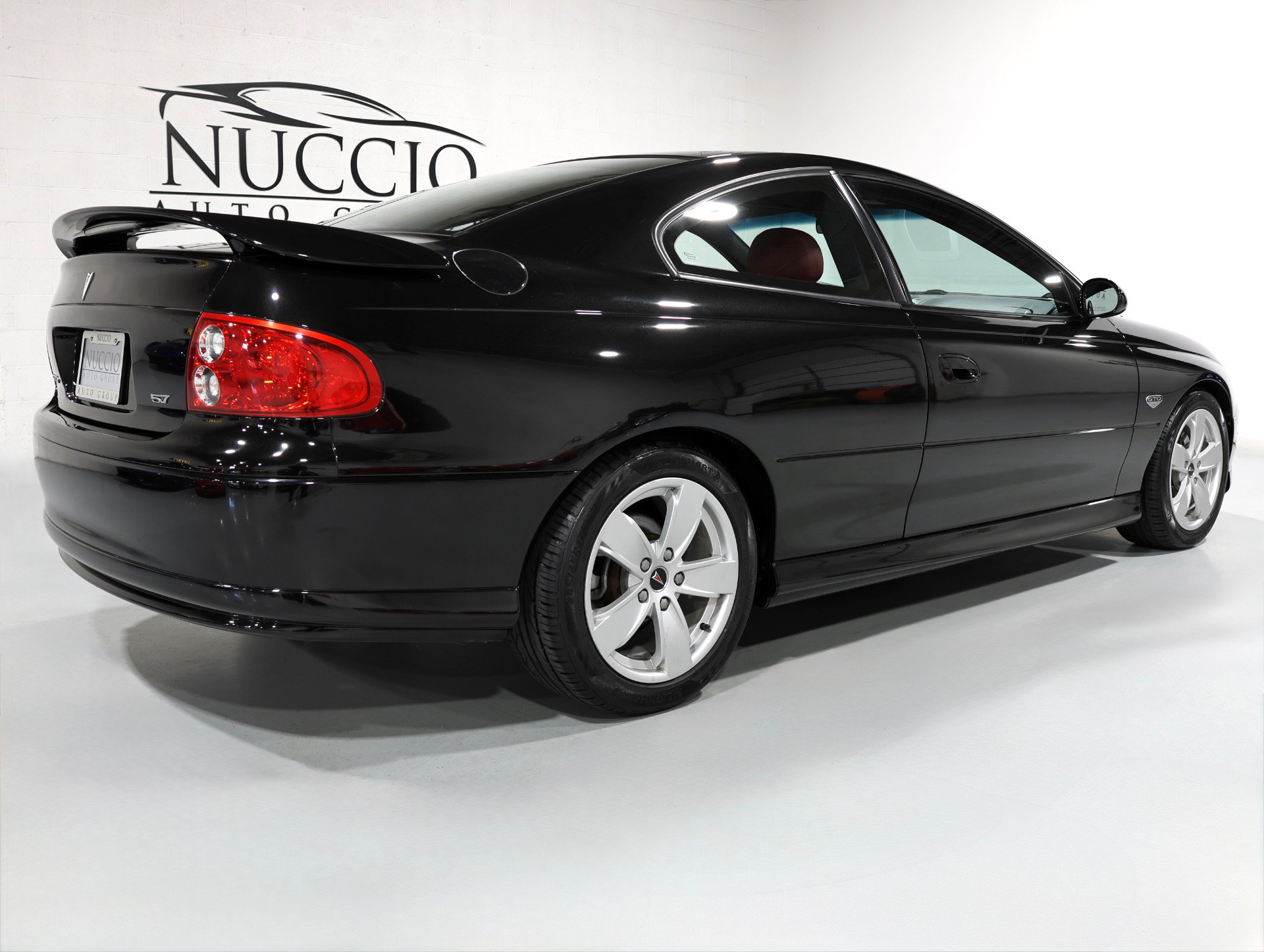 Used 2004 Pontiac GTO RWD image 16