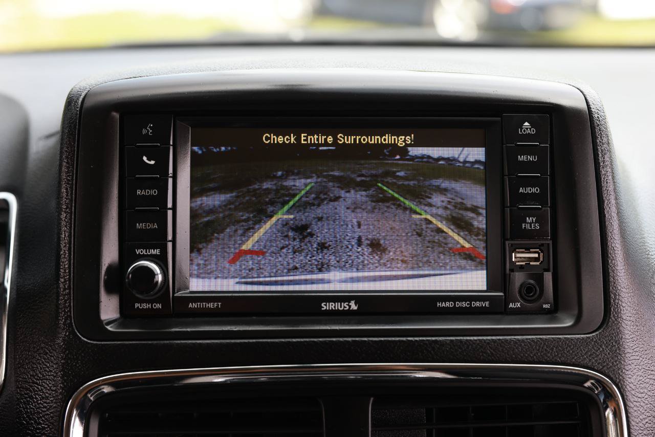 Used 2016 Dodge Grand Caravan SXT w/ Rear Park Assist Package FWD image 37