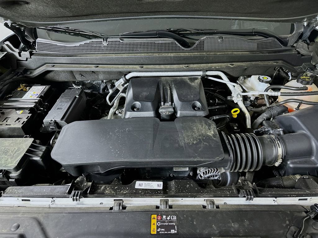 Used 2025 GMC Canyon AT4 image 9