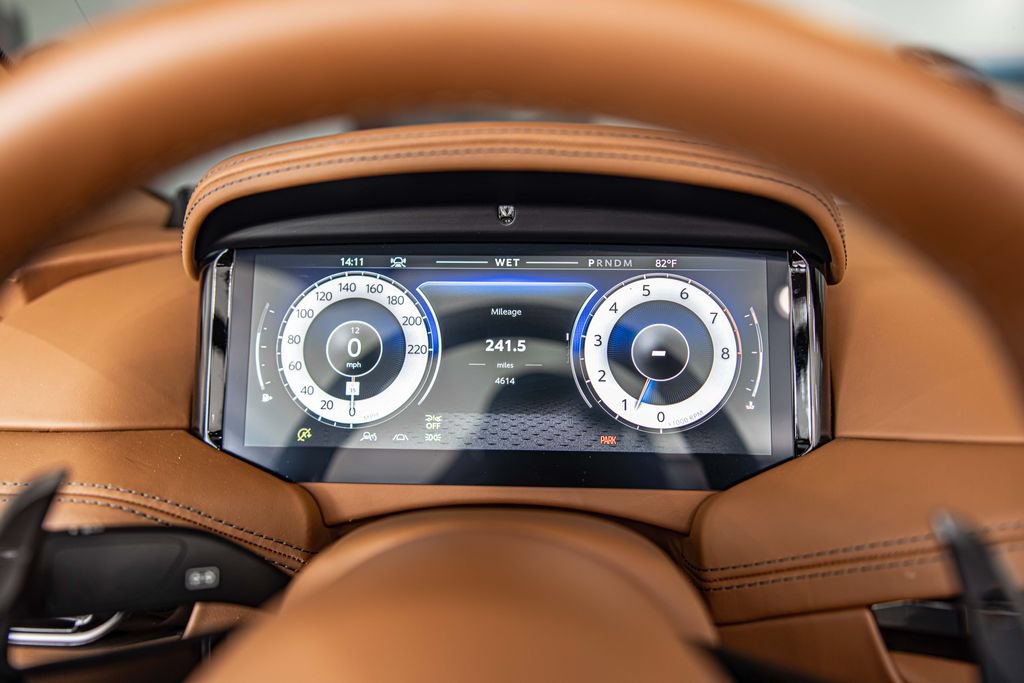 Used 2025 Aston Martin DB12 Convertible RWD image 23