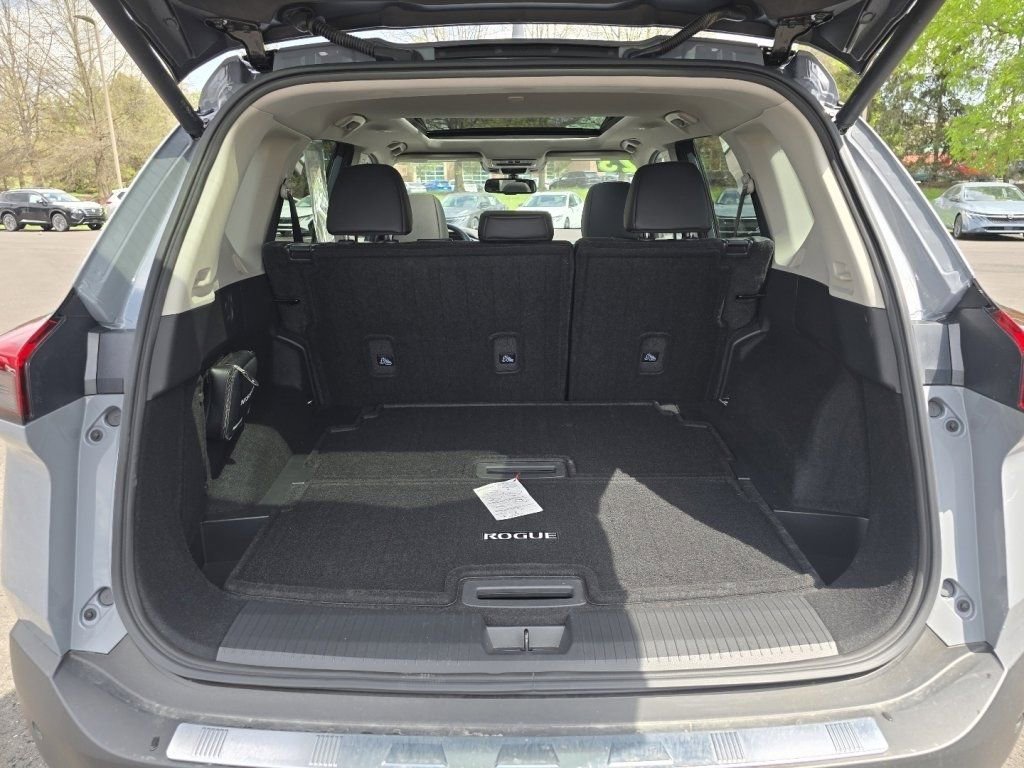 Used 2023 Nissan Rogue SL AWD/4WD image 16