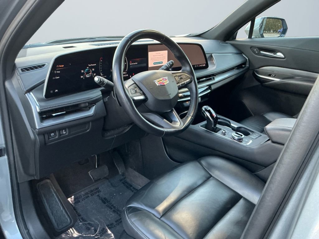 Used 2024 Cadillac XT4 Premium Luxury image 11