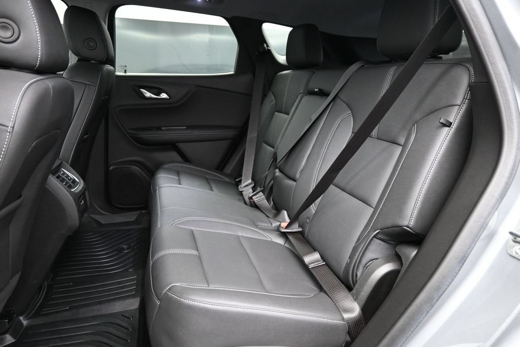 Used 2024 Chevrolet Blazer LT w/ Midnight/Sport Edition FWD image 19