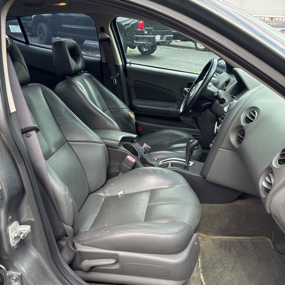 Used 2005 Pontiac Grand Prix GT w/ Leather Trim Package FWD image 17
