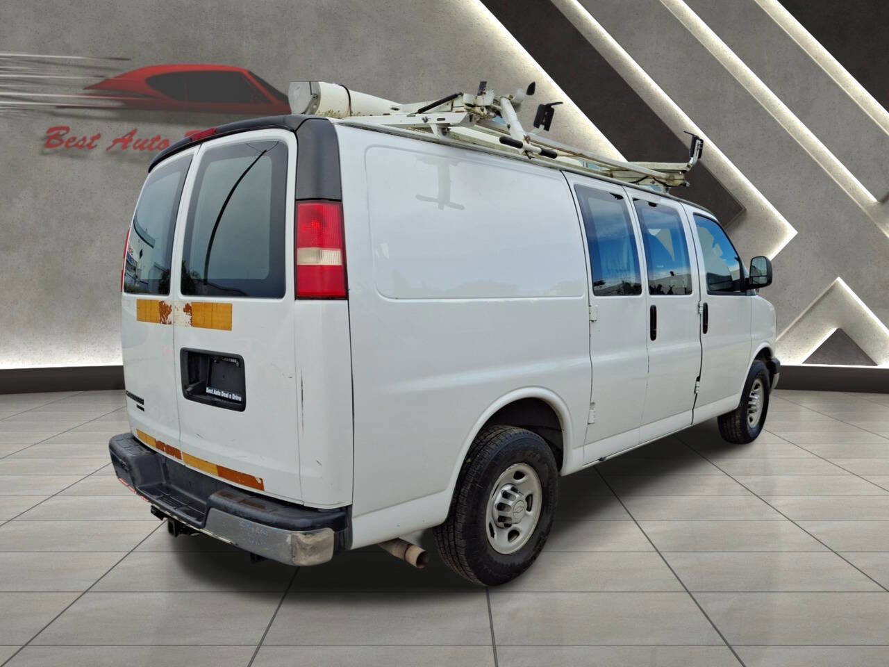 Used 2014 Chevrolet Express 2500 image 12