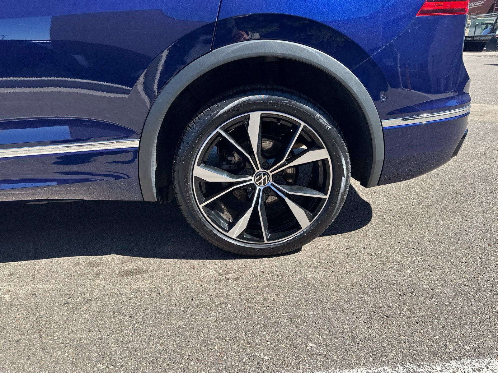 Certified 2024 Volkswagen Tiguan SEL R-Line w/ MDO Package, Two-Row AWD/4WD image 8