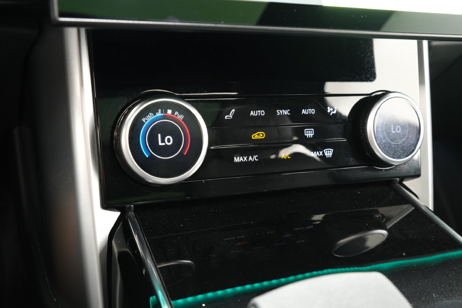 Used 2023 Land Rover Range Rover SE AWD/4WD image 19
