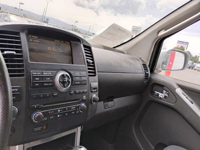 Used 2012 Nissan Pathfinder SV AWD/4WD image 18