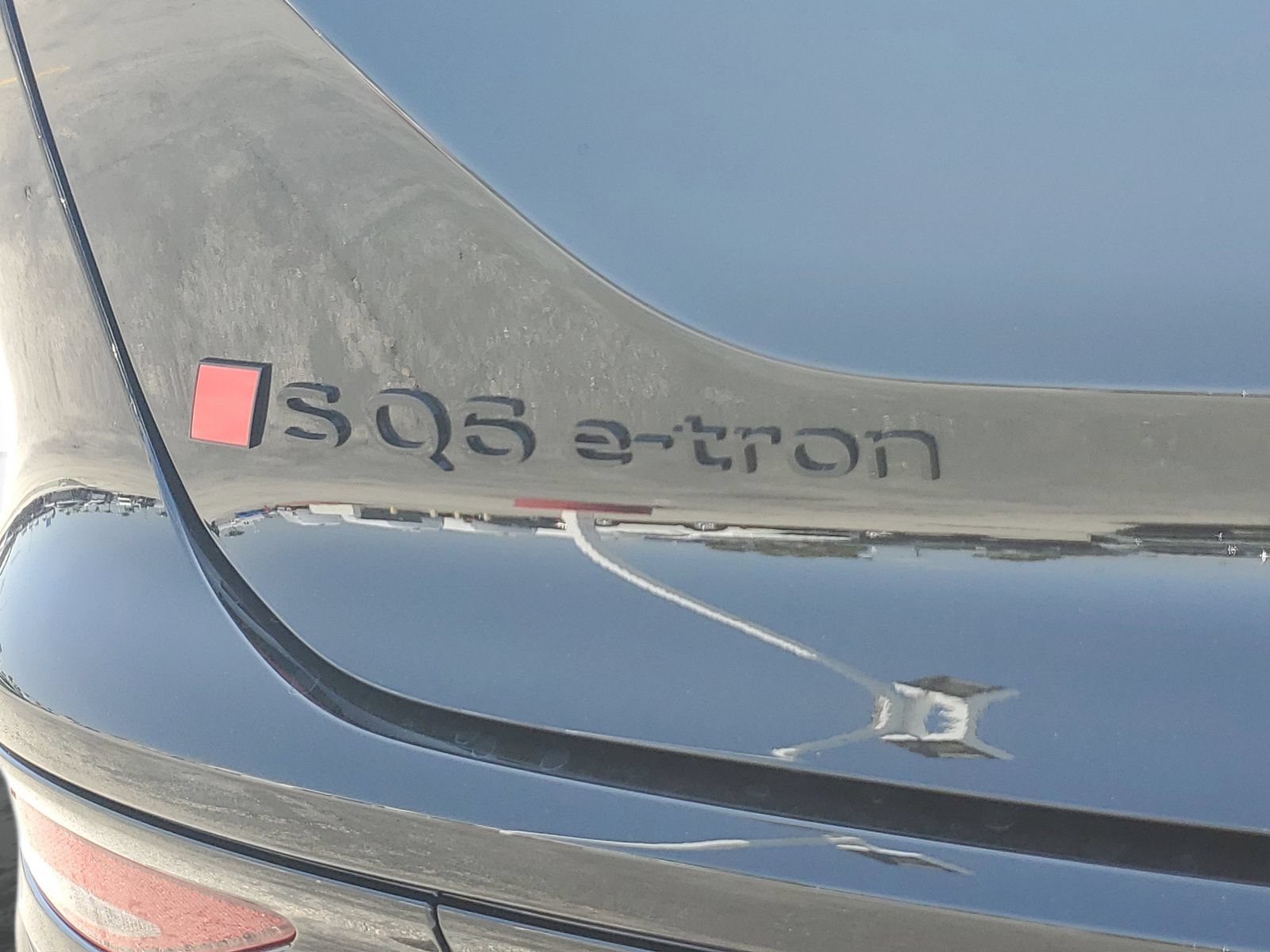 New 2027 Audi SQ6 e-tron Prestige AWD/4WD image 7