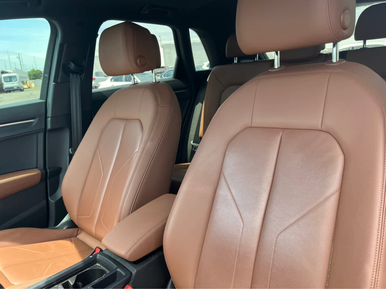 Used 2020 Audi Q3 2.0T Premium w/ Convenience Package AWD/4WD image 9