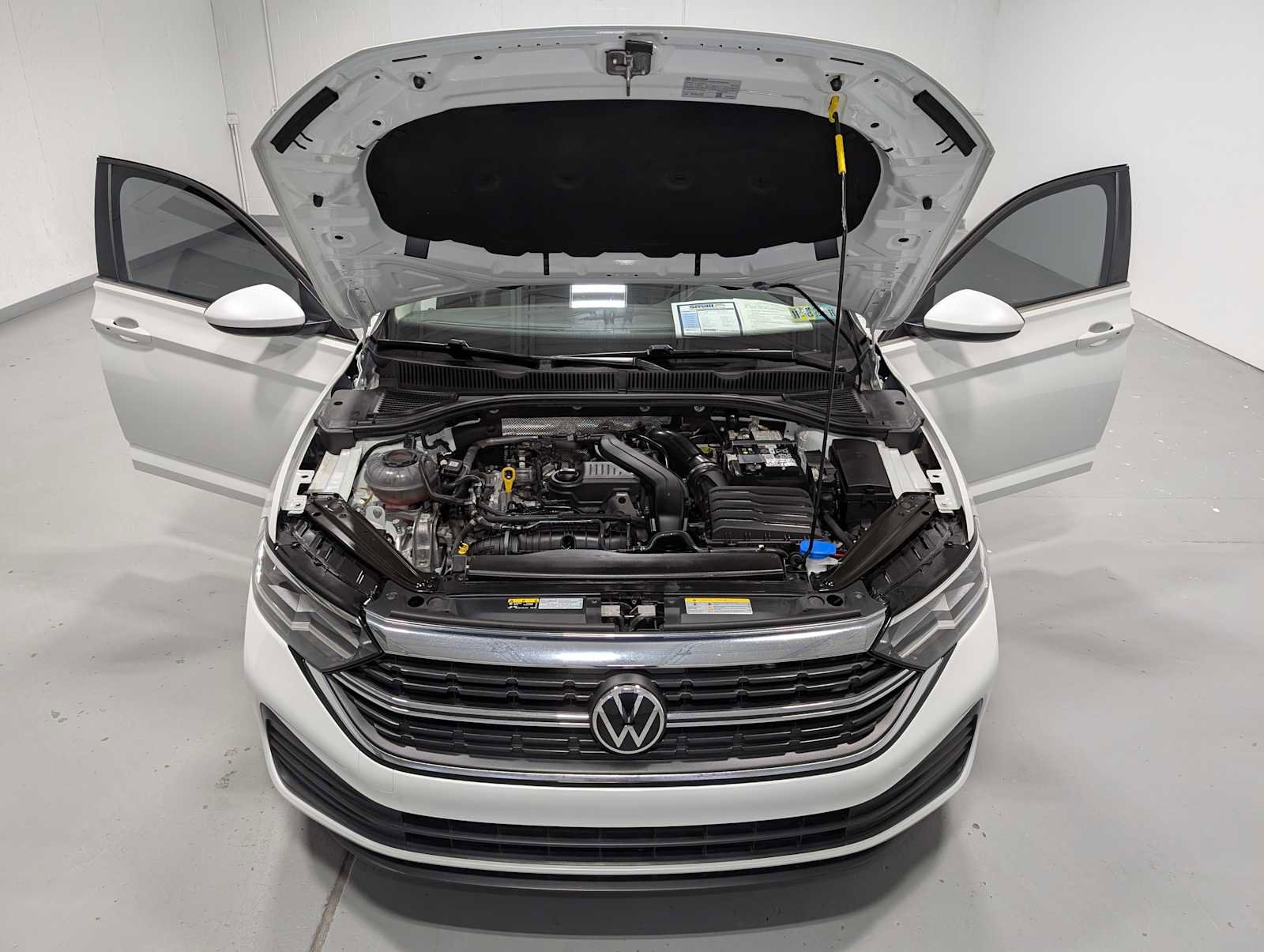 Used 2024 Volkswagen Jetta SE image 13