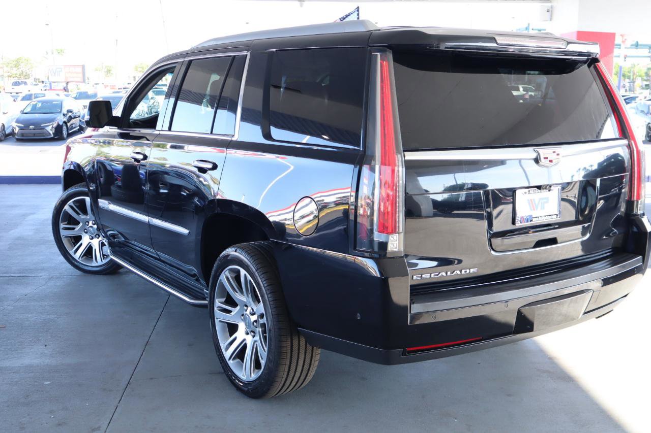Used 2018 Cadillac Escalade Luxury RWD image 7