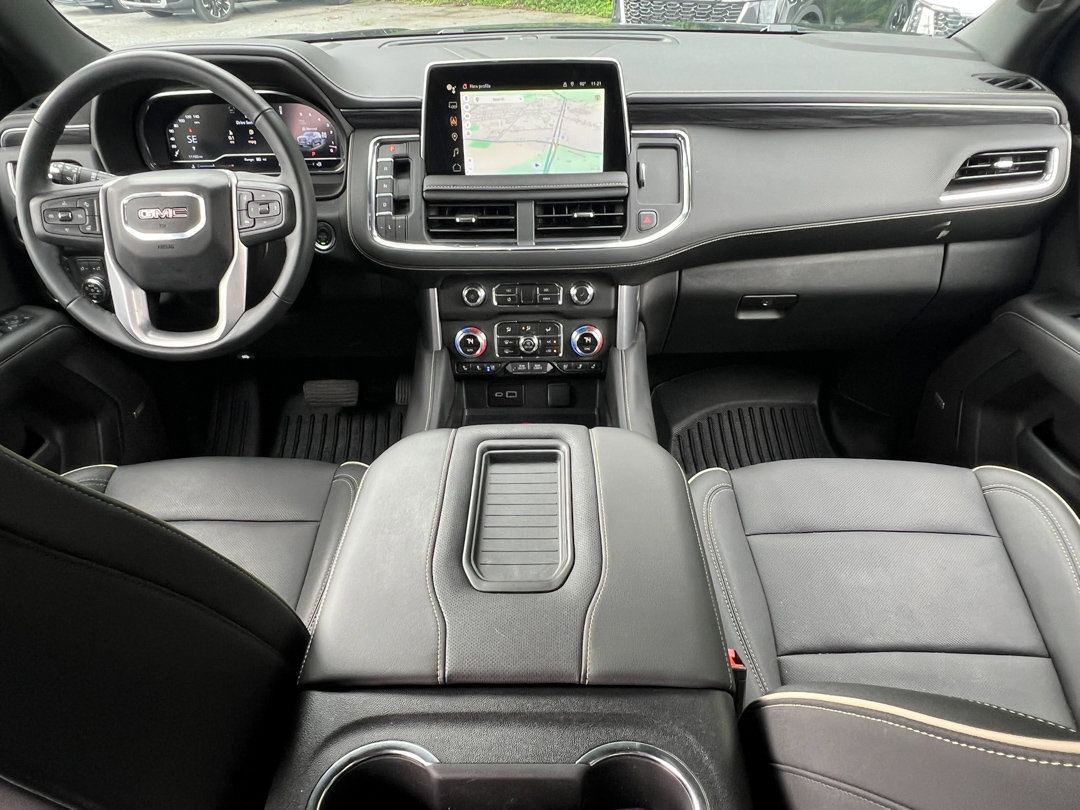 Used 2024 GMC Yukon SLT w/ SLT Luxury Package image 37