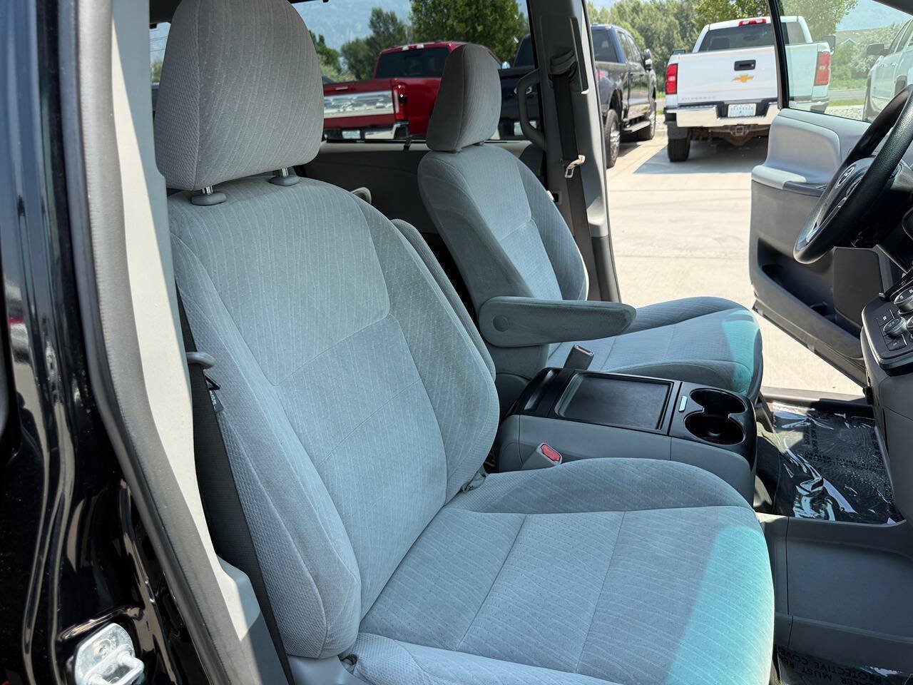 Used 2017 Toyota Sienna LE FWD image 25