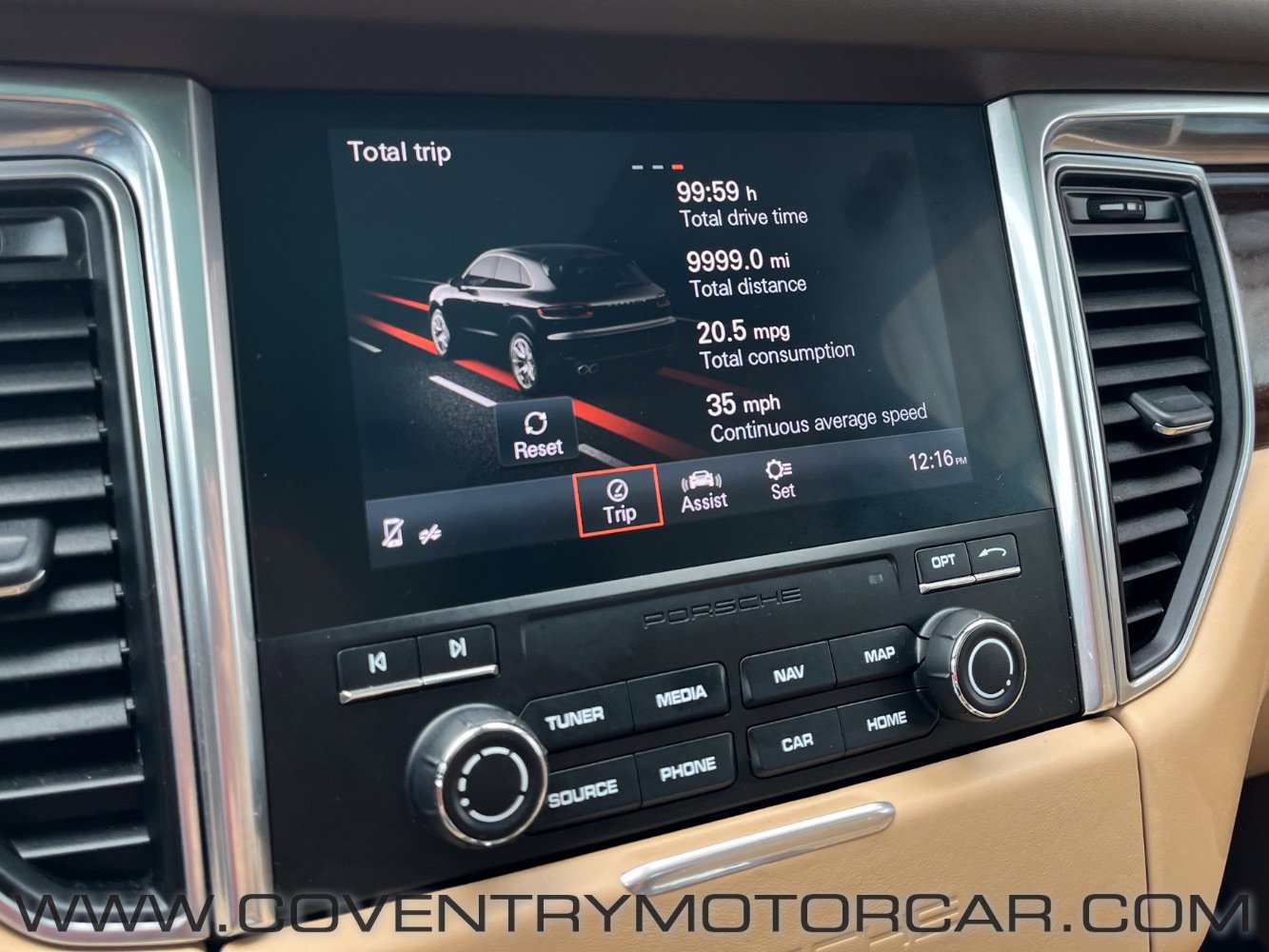 Used 2017 Porsche Macan Turbo image 21