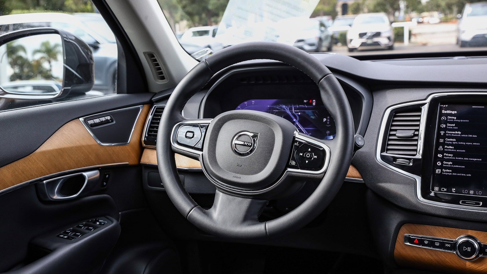 Used 2024 Volvo XC90 B6 Plus image 15