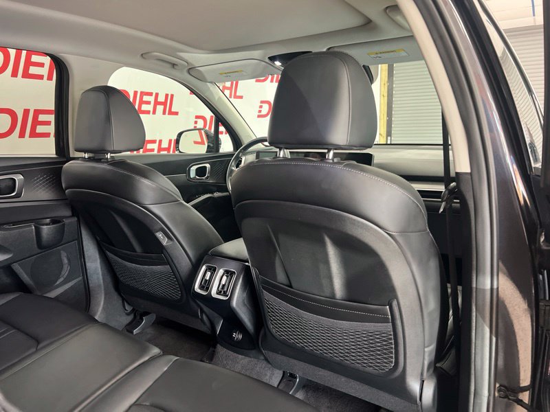 Certified 2025 Kia Sorento S w/ Panoramic Sunroof Package AWD/4WD image 11