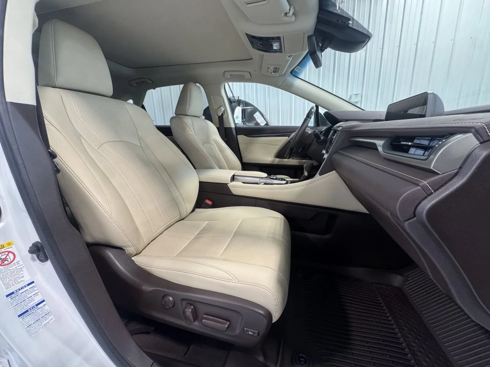 Used 2018 Lexus RX 450h AWD w/ Luxury Package image 24
