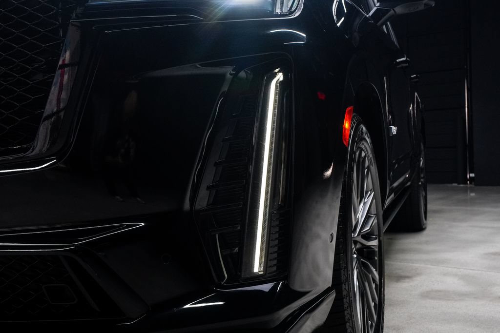 Used 2023 Cadillac Escalade V AWD/4WD image 6