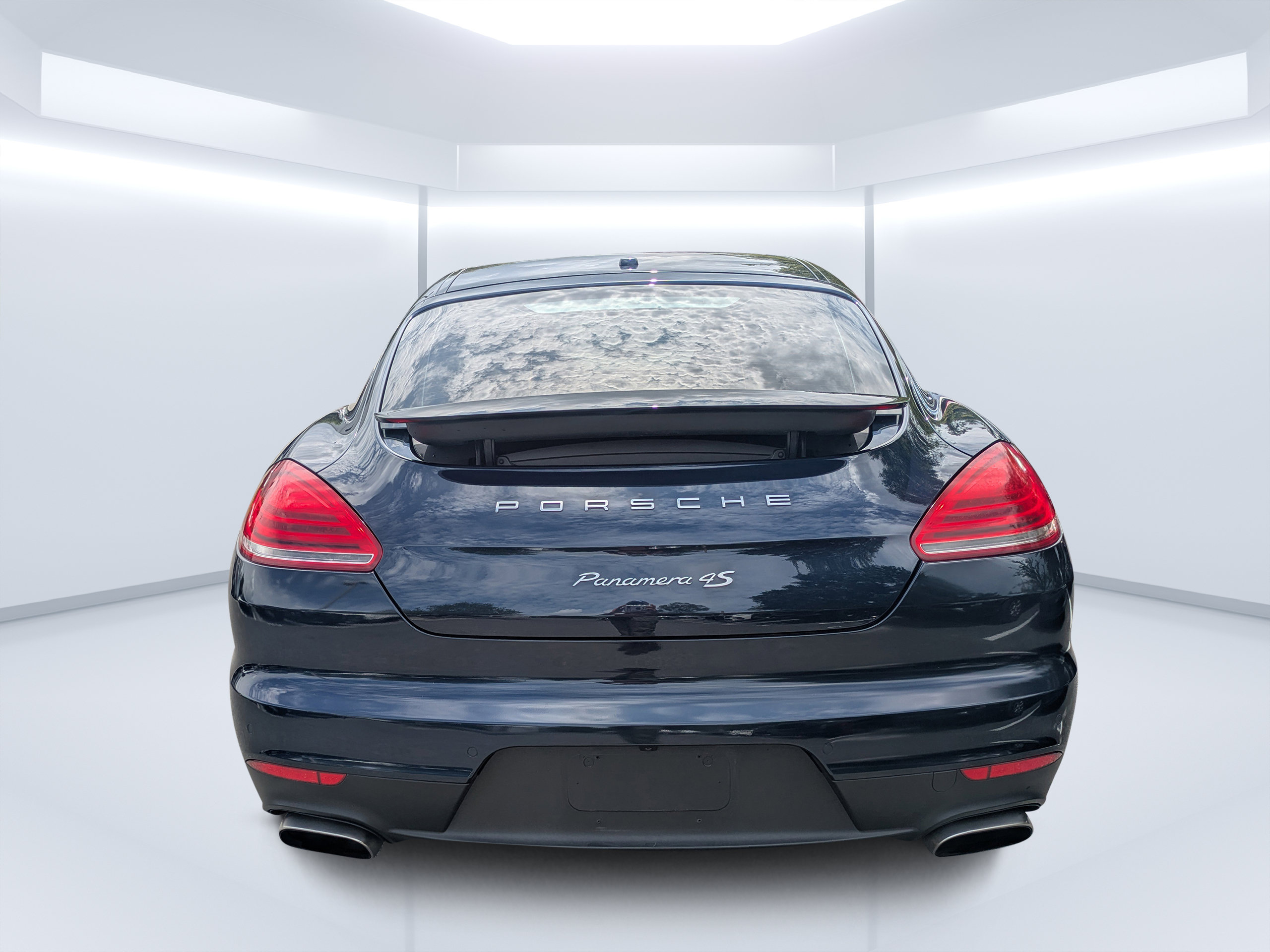 Used 2016 Porsche Panamera 4 AWD/4WD image 4