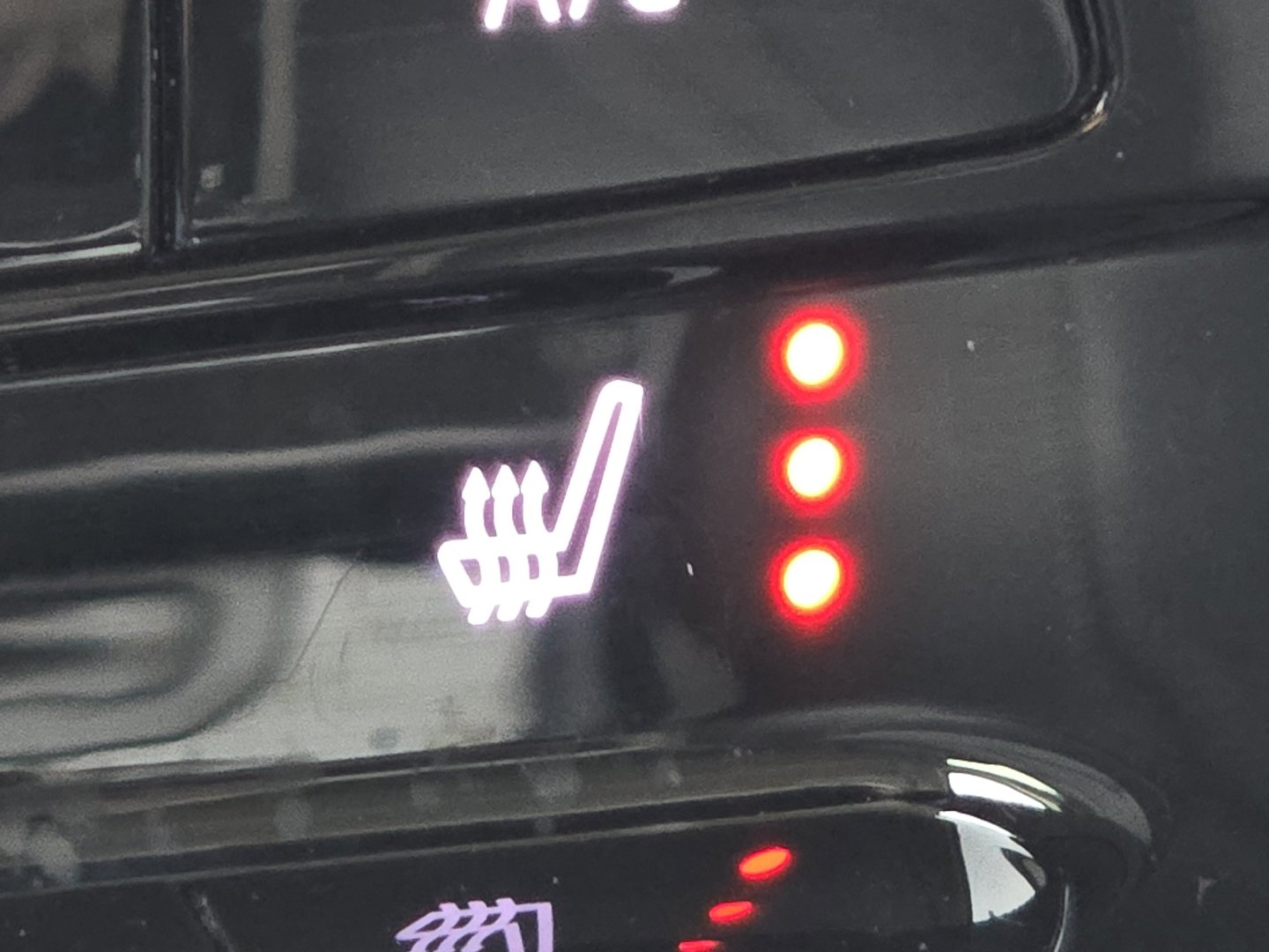 Used 2023 Buick Envision Essence image 7