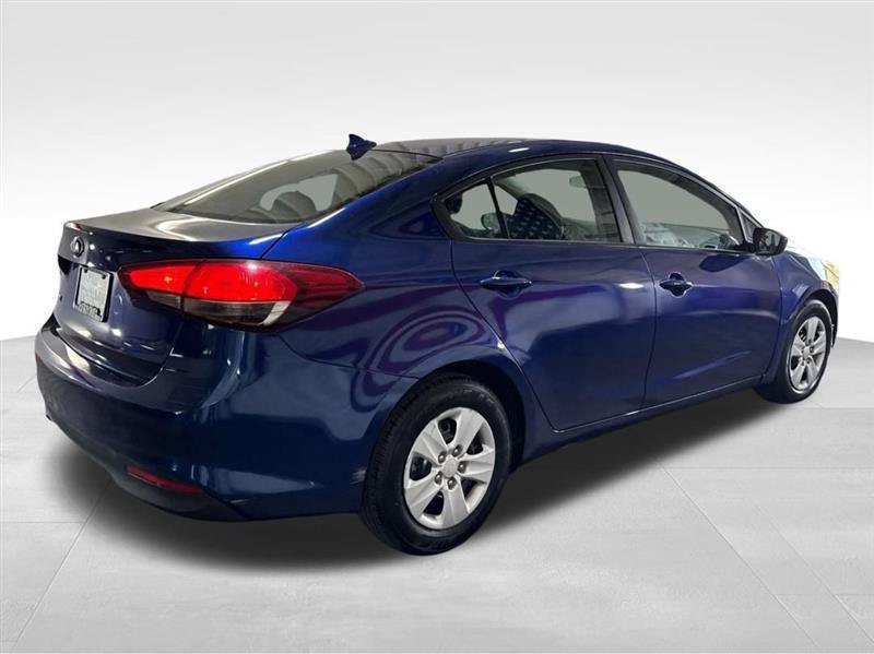 Used 2017 Kia Forte LX w/ LX Popular Package FWD image 5