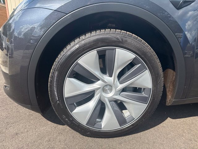 Used 2024 Tesla Model Y Long Range AWD/4WD image 9