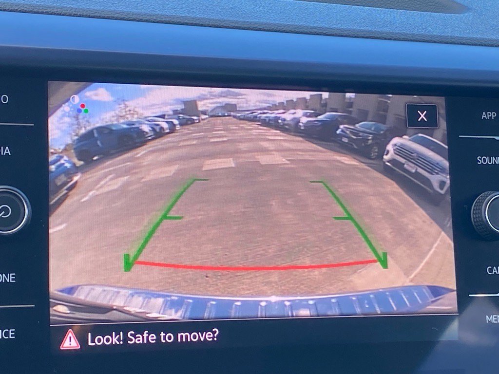 Certified 2022 Volkswagen Taos SE image 15