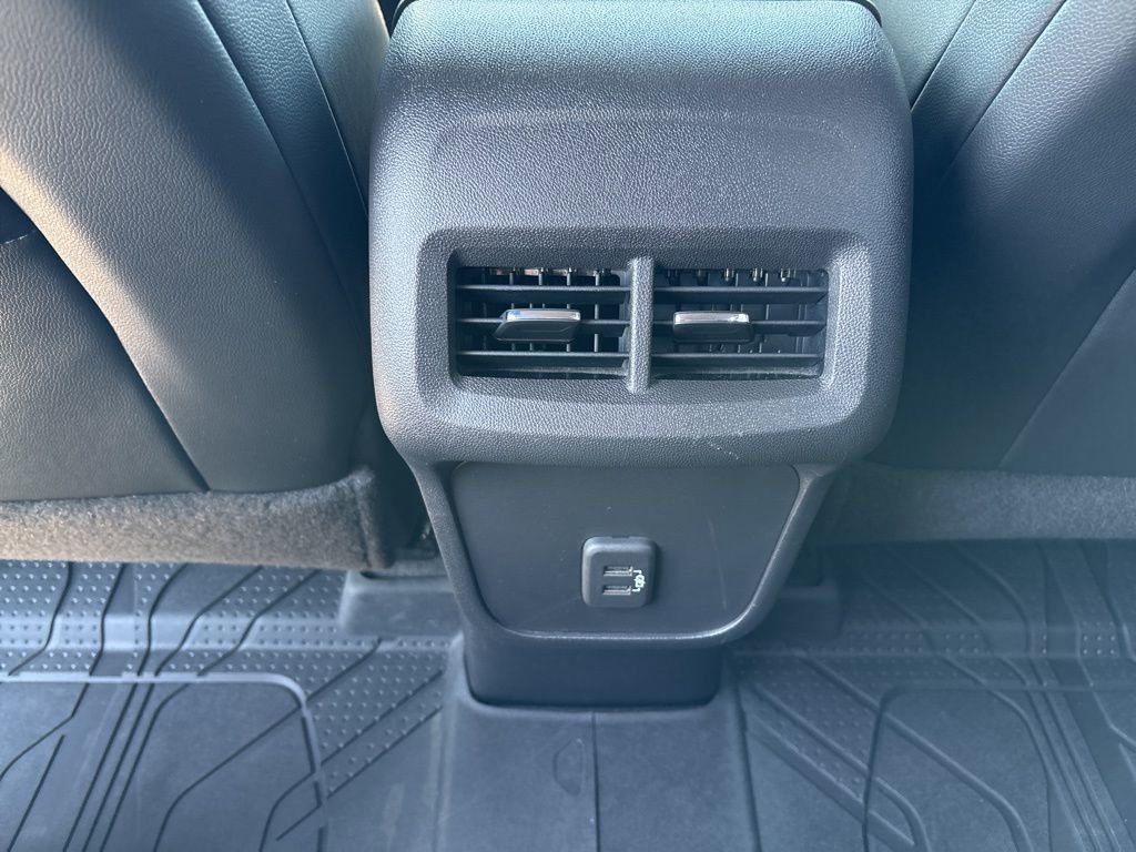 Used 2022 Chevrolet Equinox RS w/ LPO, Floor Liner Package AWD/4WD image 24