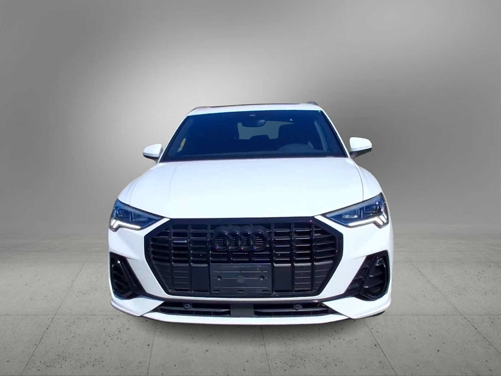 Used 2023 Audi Q3 2.0T Premium w/ Black Optic Sport Package AWD/4WD image 3