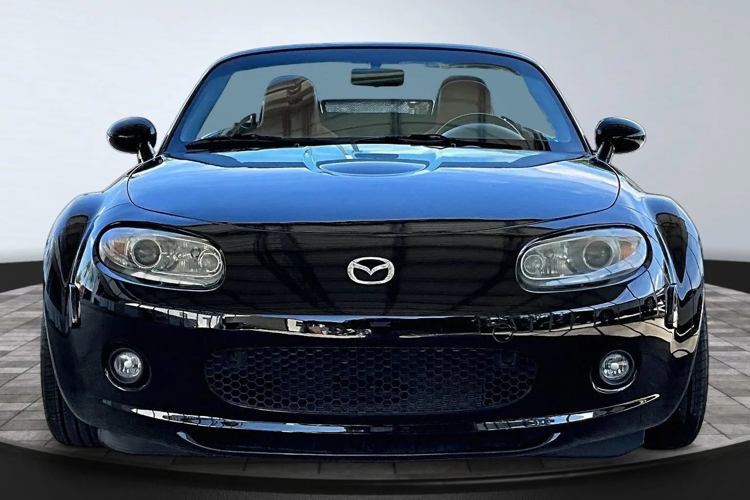 Used 2006 MAZDA MX-5 Miata Grand Touring w/ Premium Pkg RWD image 2