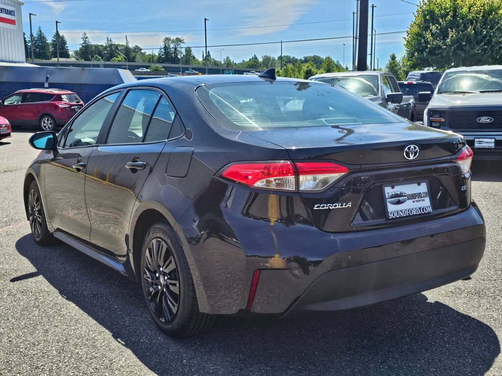 Used 2023 Toyota Corolla LE FWD image 2