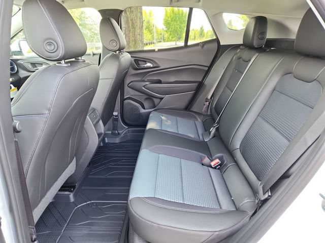 New 2026 Chevrolet Trax LT w/ Sunroof Package FWD image 15