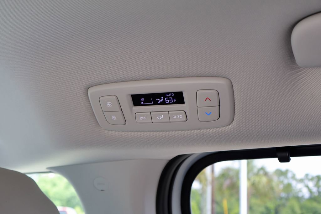 Used 2026 Kia Carnival EX FWD image 22
