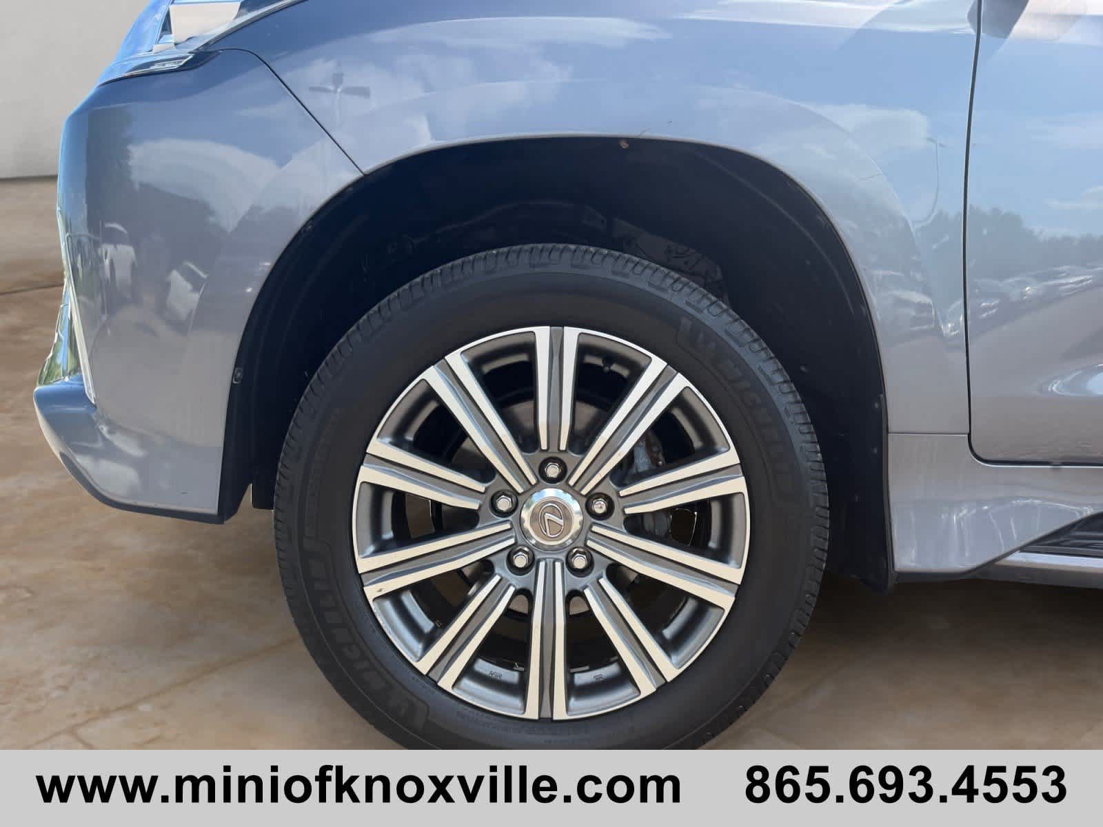 Used 2017 Lexus LX 570 4WD w/ Luxury Package image 9
