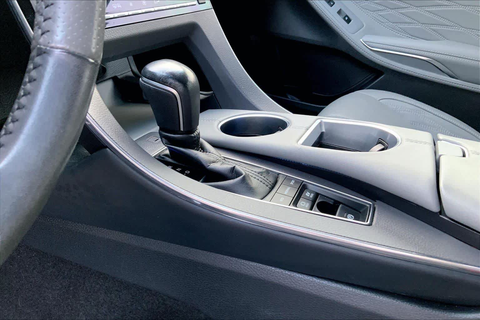 Used 2020 Toyota Avalon Limited w/ Advanced Safety Package FWD image 17