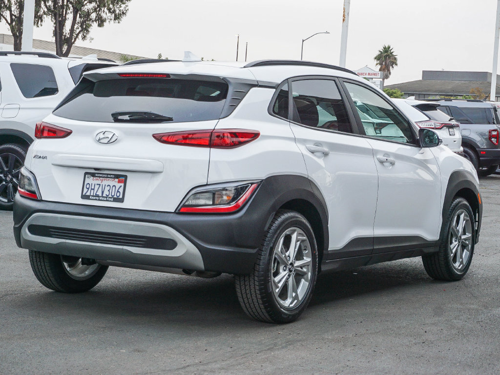 Used 2023 Hyundai Kona SEL w/ Cargo Package FWD image 7