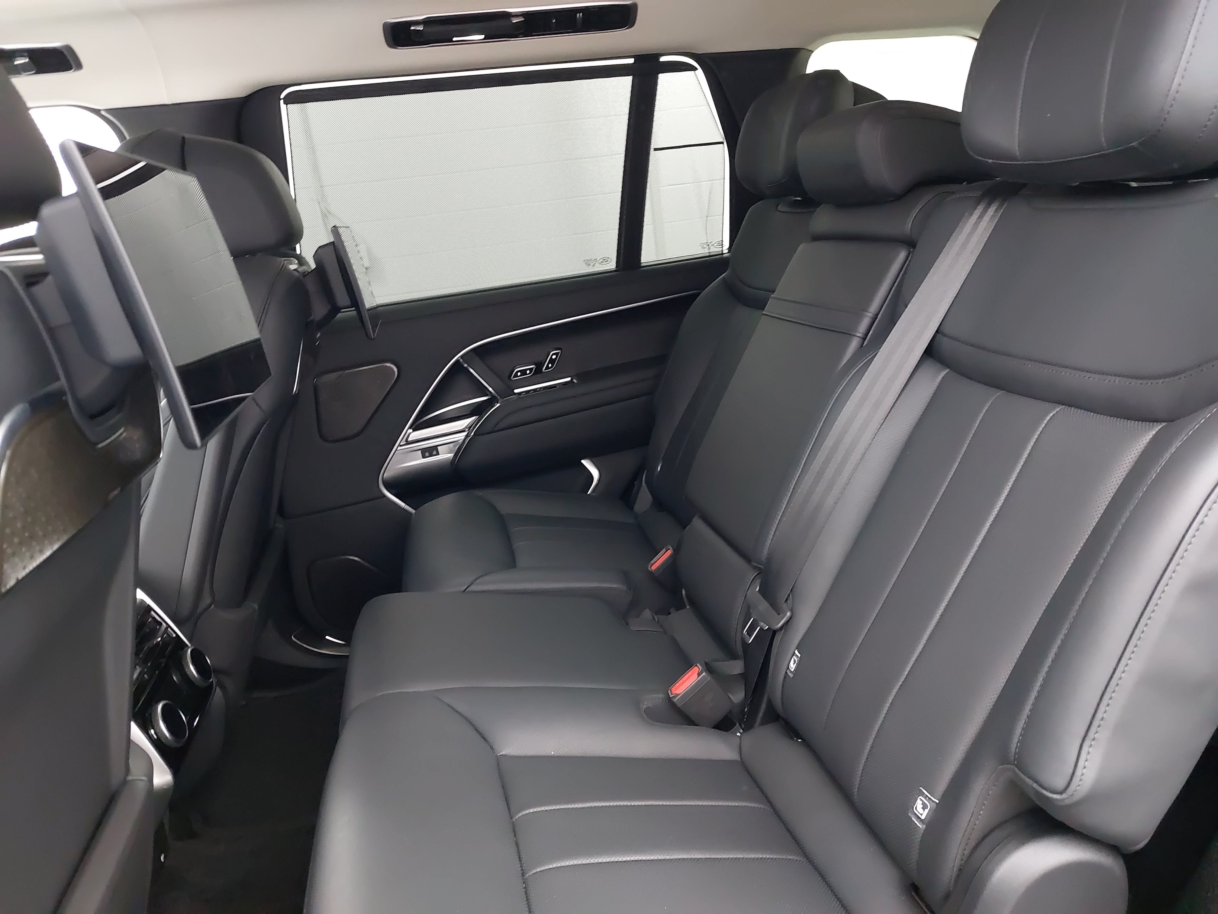 Used 2023 Land Rover Range Rover Long Wheelbase Autobiography AWD/4WD image 18