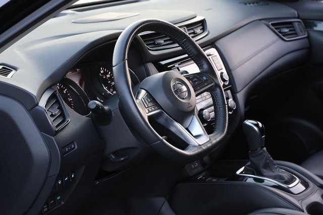 Used 2020 Nissan Rogue SL image 11