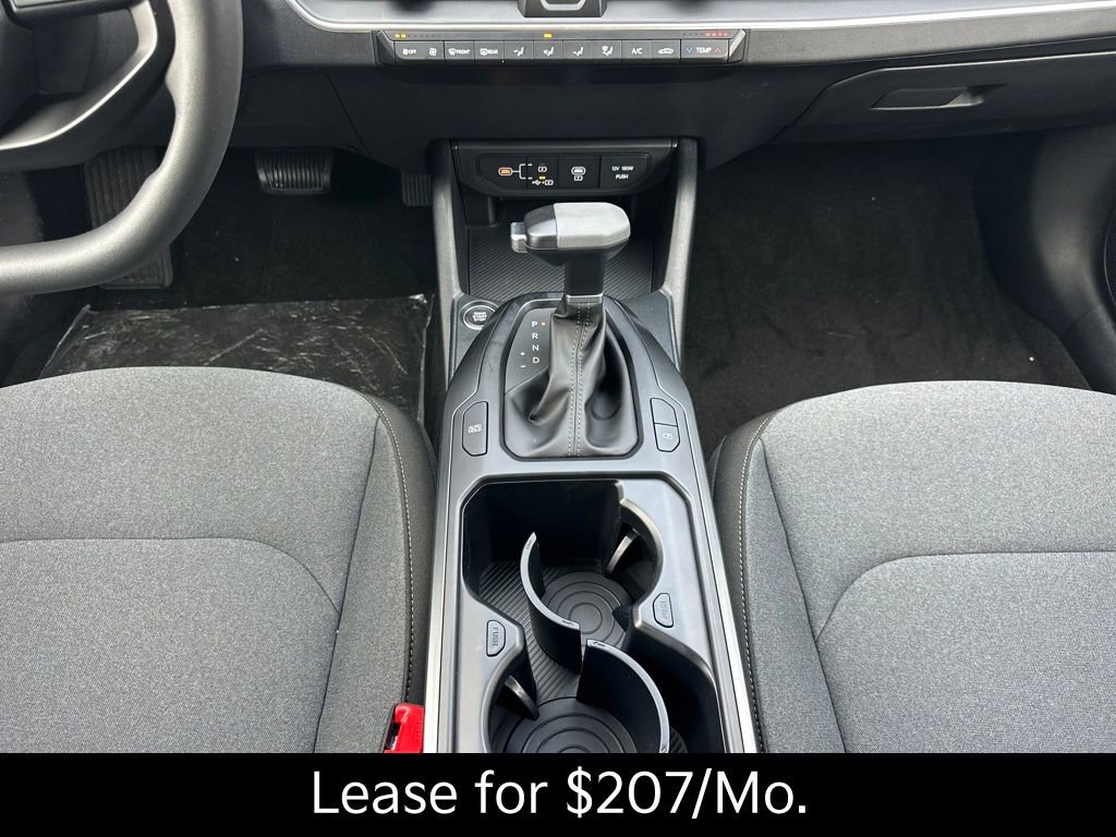 New 2025 Kia K4 LXS image 24