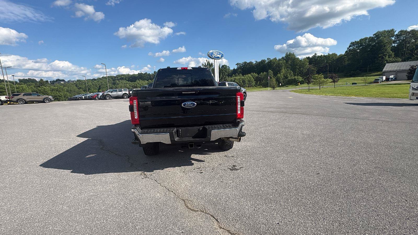 Used 2023 Ford F250 Lariat w/ Lariat Ultimate Package AWD/4WD image 5