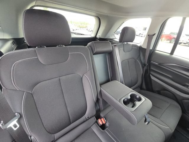 Used 2023 Jeep Grand Cherokee Laredo RWD image 16