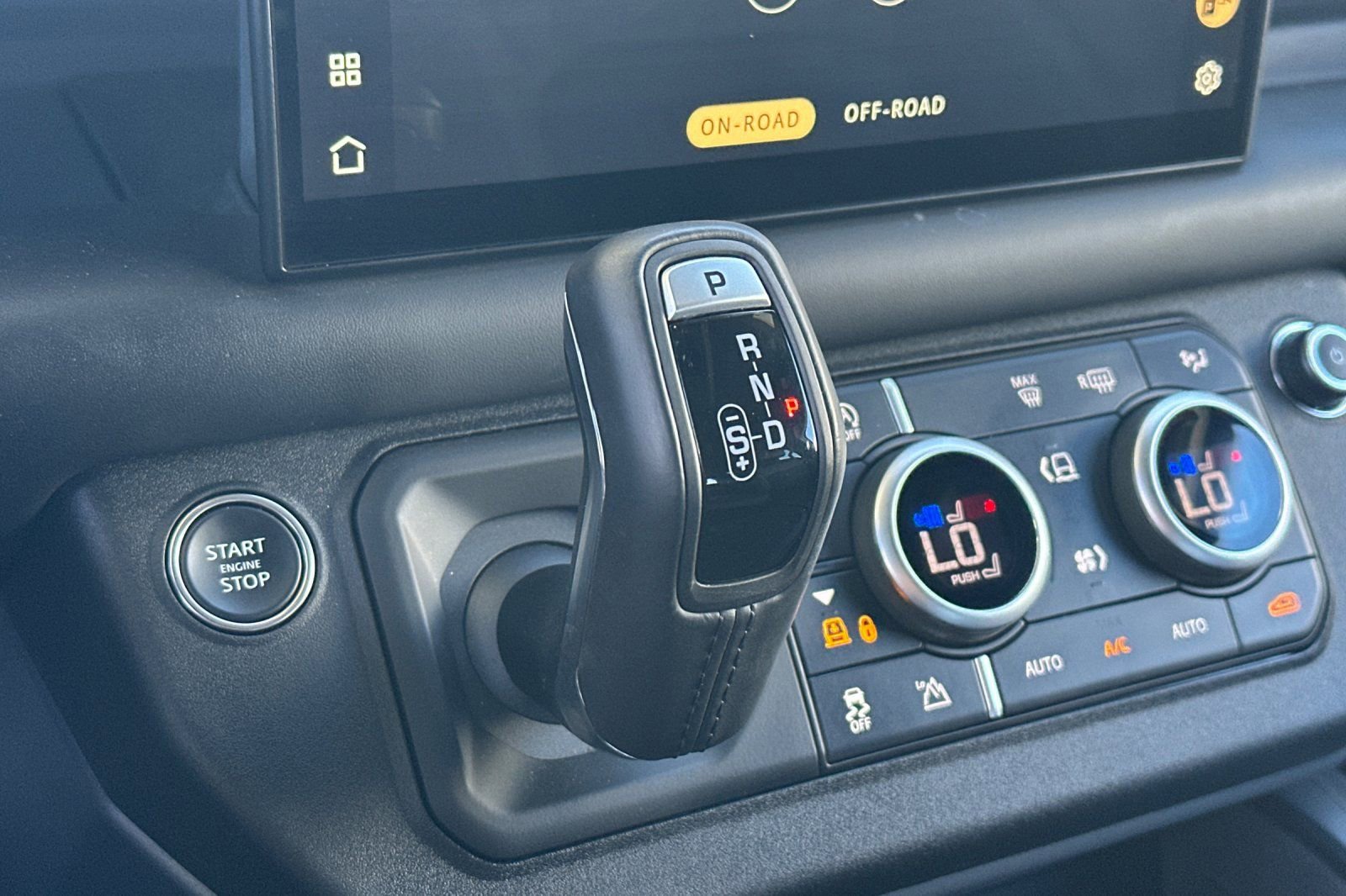 Used 2024 Land Rover Defender 110 X image 26